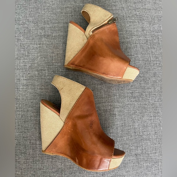 Two toned Gianni Bini wedges - Picture 6 of 8